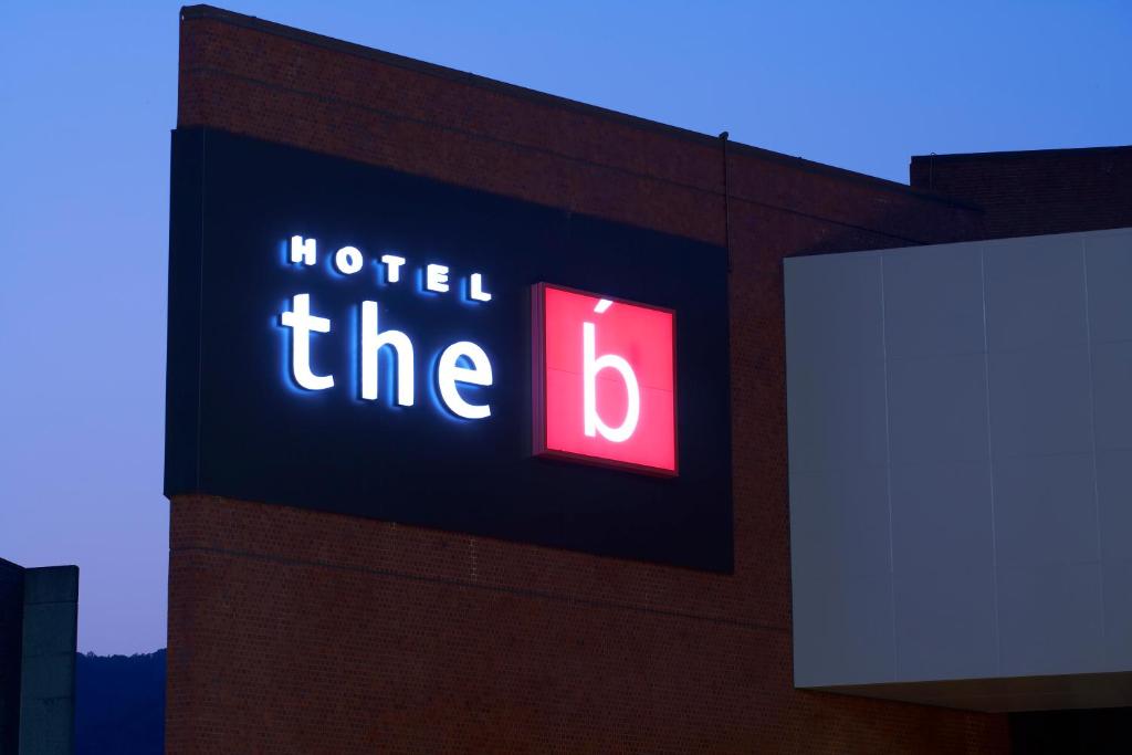 Certifikát, hodnocení, plakát nebo jiný dokument vystavený v ubytování the b kobe