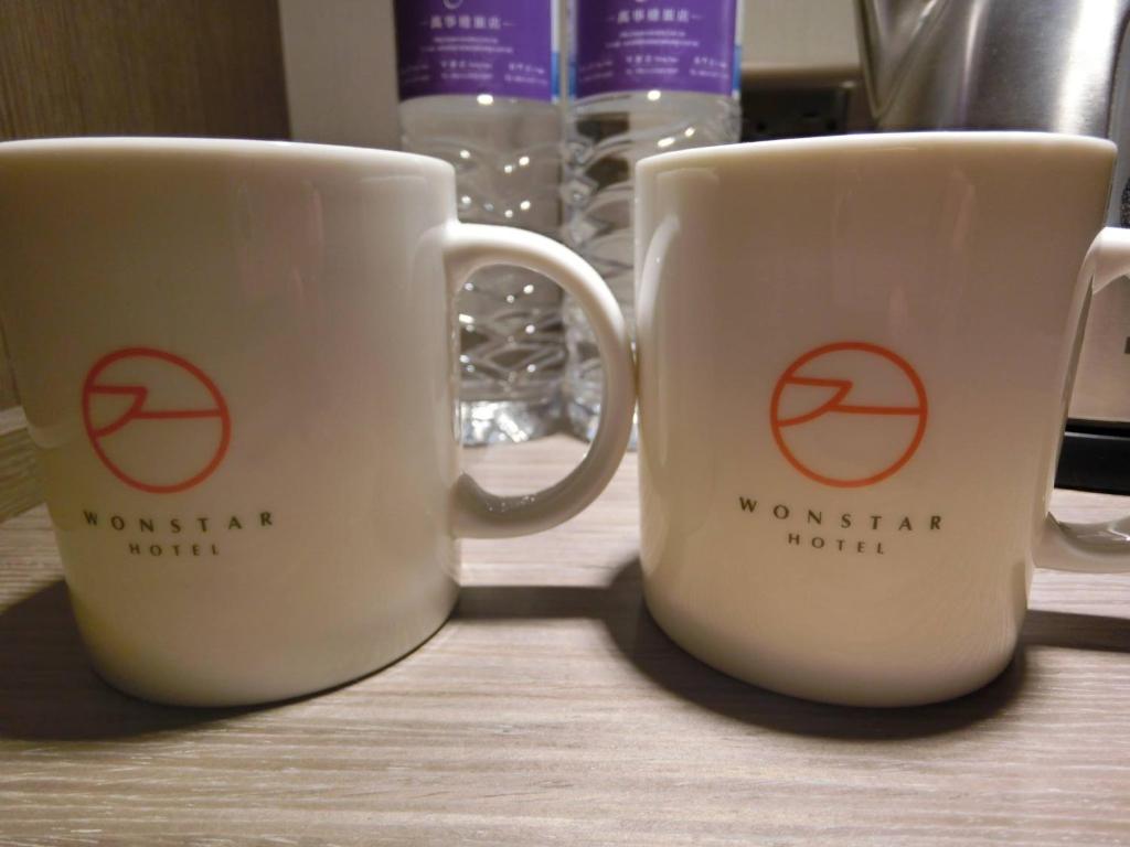 Příslušenství pro přípravu čaje a kávy v ubytování Wonstar Hotel