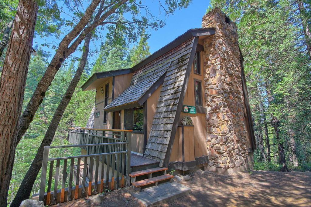 Το κτήριο όπου στεγάζεται  η παραθεριστική κατοικία