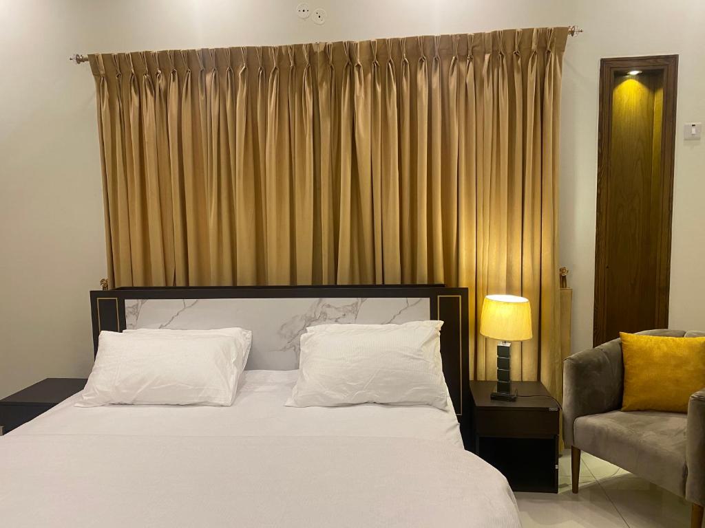 Luxury Guest House in Bahria Town - Budget Tweepersoonskamer