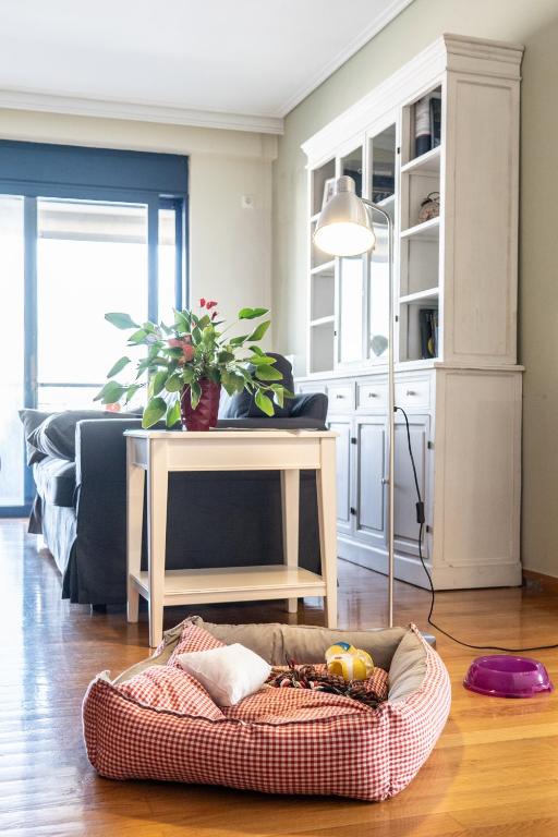 A kitchen or kitchenette at The Skyward Flats