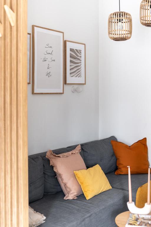 all for Sophie apartments - z Palarnią Kawy i Pracownią Artystyczną w Kamienicy - Art & Coffee in Historic Building - One-Bedroom Apartment With Balcony