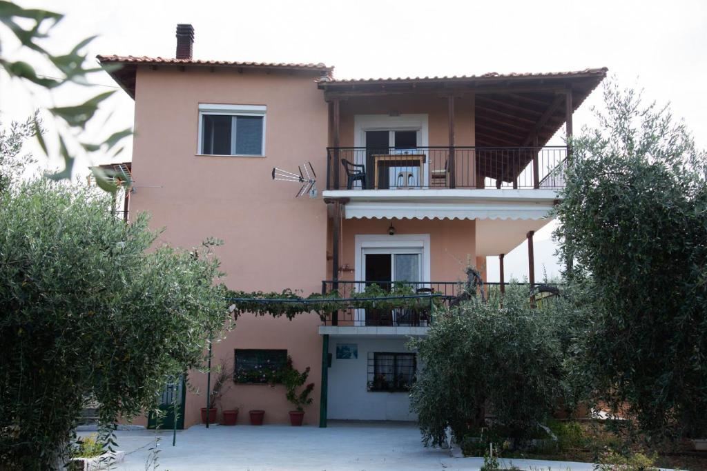 Budova, v ktorej sa apartmán nachádza