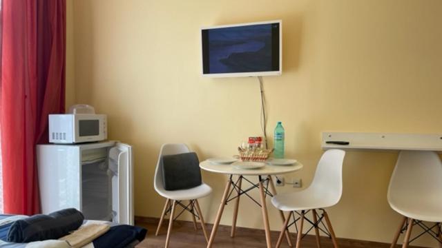 TV a/nebo společenská místnost v ubytování AFRODITA I 108 Studio Sunny Beach