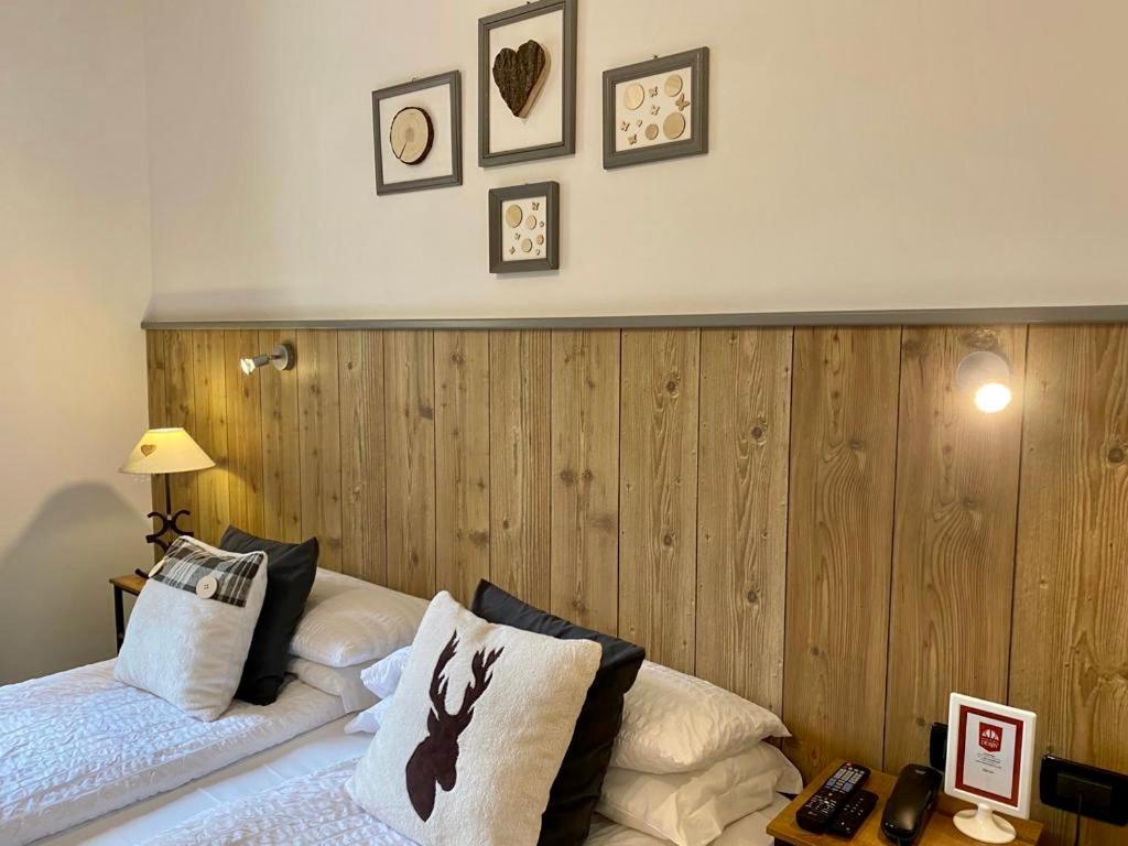 Postel nebo postele na pokoji v ubytování Hotel Derby