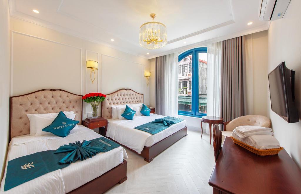 WHITE HOTEL - Quarto Familiar