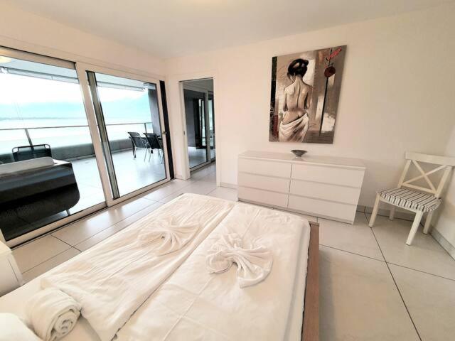 
Junior Suite with Lake View
