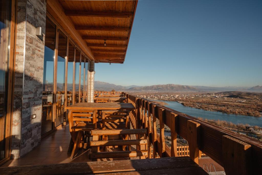 Wooden House - Image 9