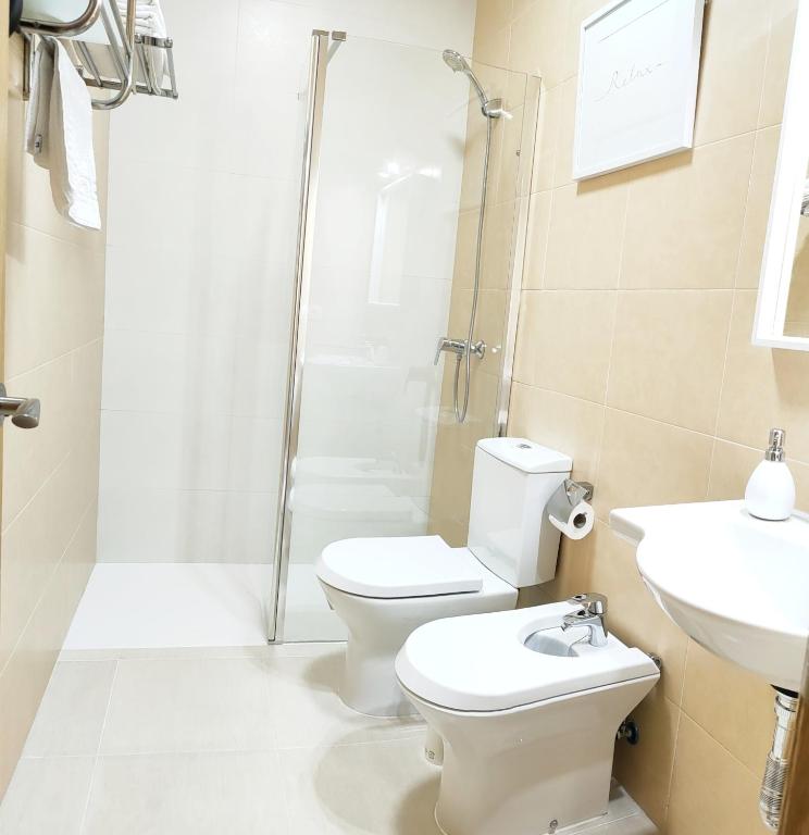 Kúpeľňa v ubytovaní RELAX CHICLANA-Aparcamiento privado-TV Cable-WifiPlus-Aire Acond-Incluido