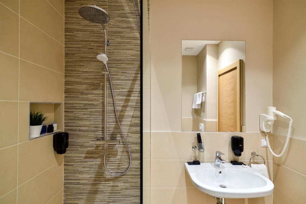 Kupatilo u objektu Hotel Opera Garni