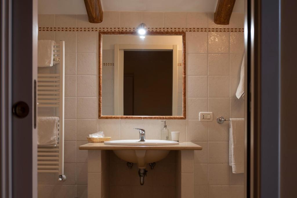 Bed and Breakfast Donna Olimpia - Triple Room With Private Bathroom