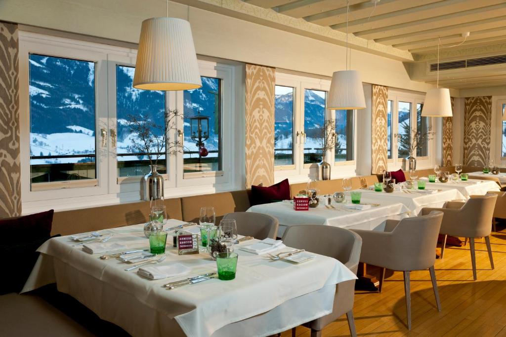 Reštaurácia alebo iné gastronomické zariadenie v ubytovaní Sonnhof by Vitus Winkler