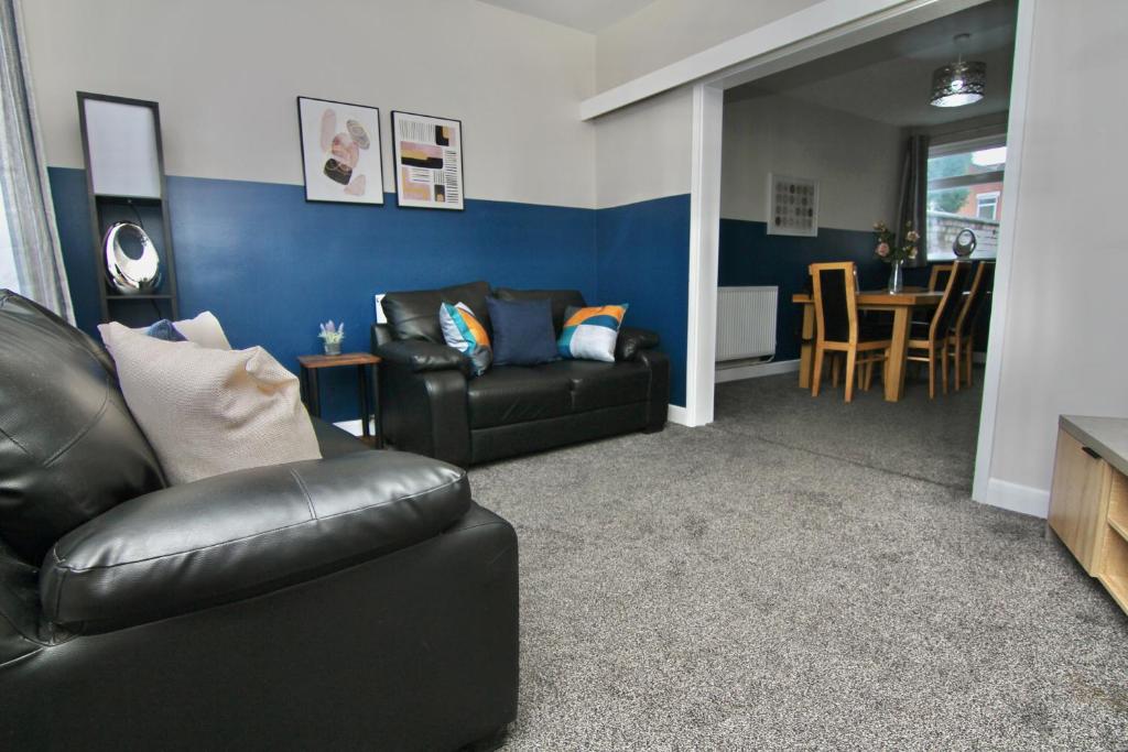 Mount House - Tranquil 4-Bed Gem, 10 Min Walk to Coventry Centre