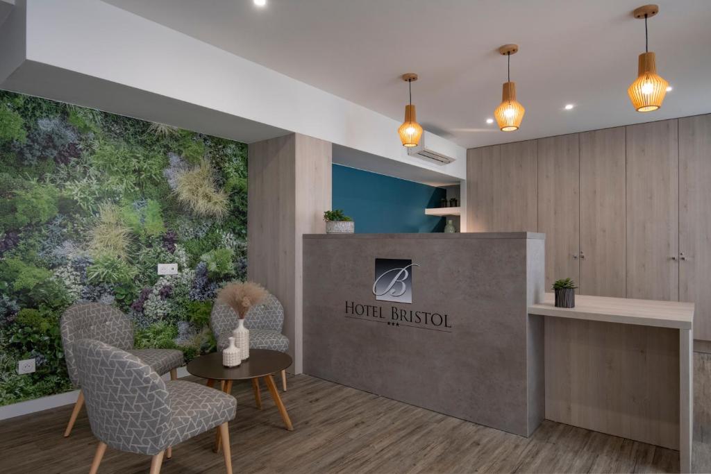 Bristol Nice - Resim 22