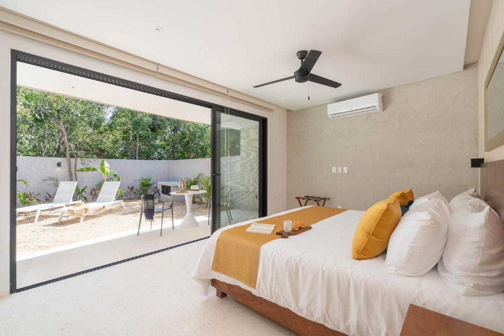 Suites at TreeTops Tulum - 国王套房与私人游泳池和花园