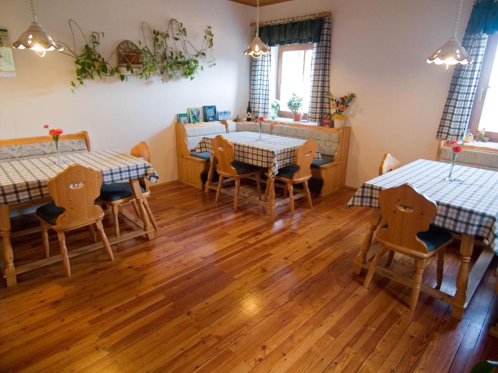 Veitingastaður eða matsölustaður á Weingut Schwarzl