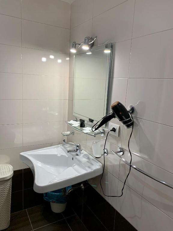 A bathroom at Romano B&B