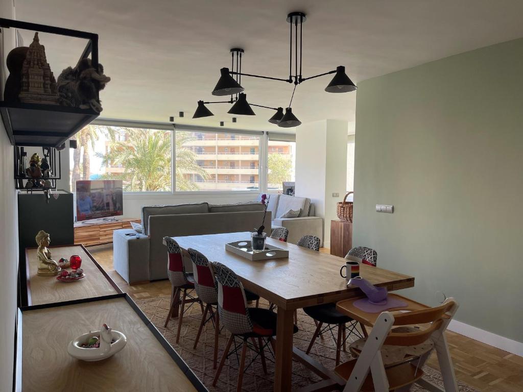 Fotografia z galérie ubytovania Modern 3 bedroom apartment situated in luxury beachfront gated community v destinácii Torremolinos