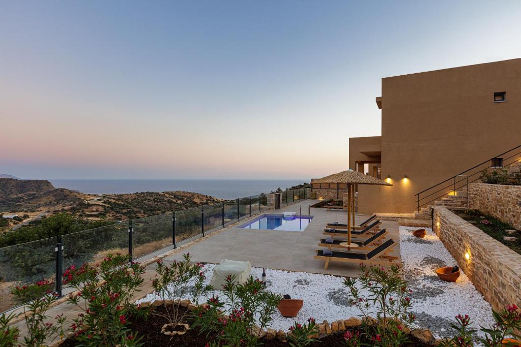 Villa con vistas al océano en Villa Zoe , south Crete , Triopetra, en Triopetra
