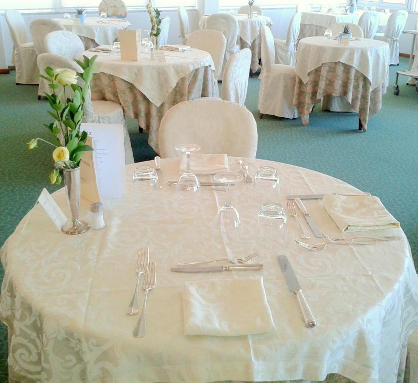 Restaurace v ubytování Hotel Britannia