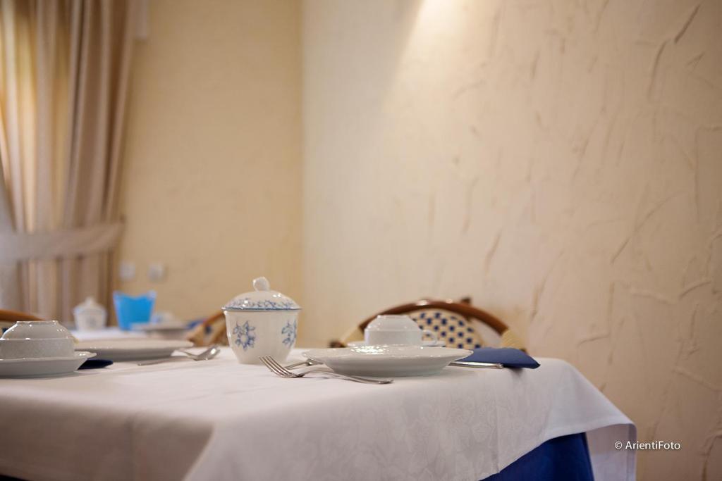 カパルビオにあるAlbergo del Lagoのギャラリーの写真