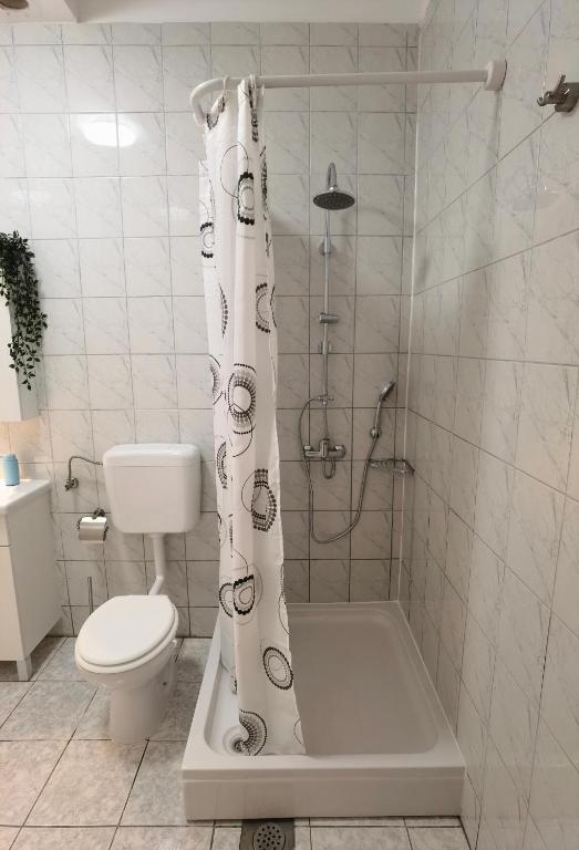 Zdjęcie z galerii obiektu IVAN B&B, 5 star SUPERIOR room, near the see and park w mieście Novigrad