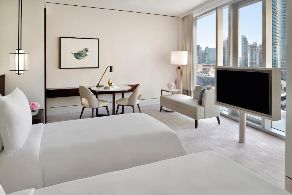 
Premier Room Twin  – Exclusive Access to Level 54 Infinity Pool 
