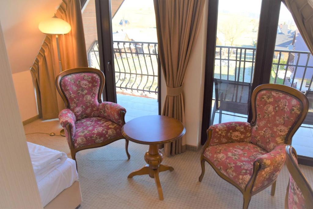 Posedenie v ubytovaní Hotel Paryski Art & Business Zakopane - Basen Jacuzzi Sauna Małpi Gaj