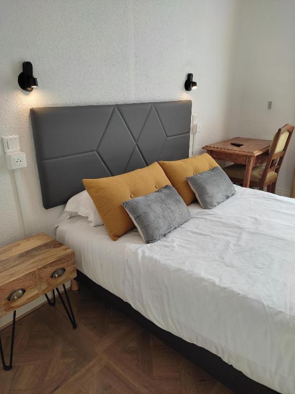 Hotel des Voyageurs - Superior Triple Room