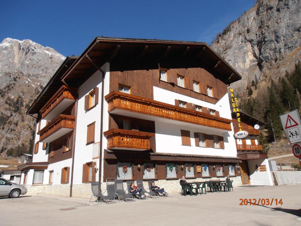 Nespecifikovaný výhled na hory nebo výhled na hory při pohledu z hotelu