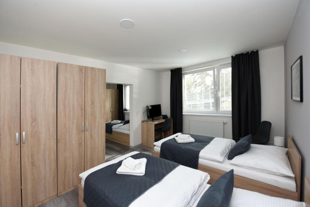 
Triple Room with Private Bathroom
