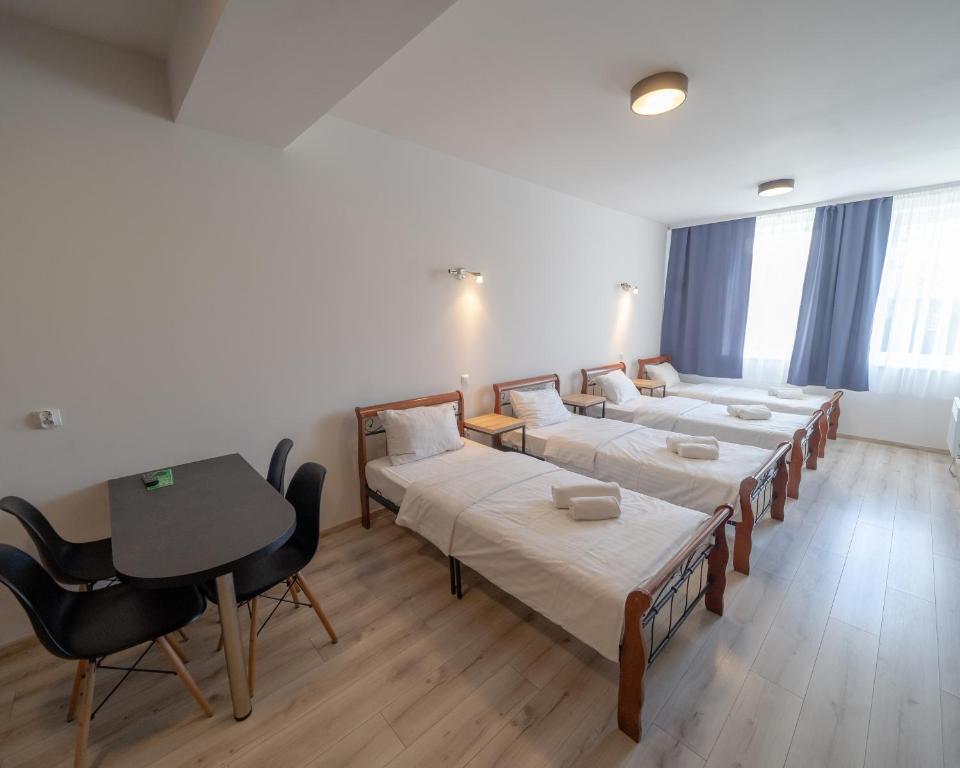 Kelman Inn Global Nowa Sól - Quadruple Room