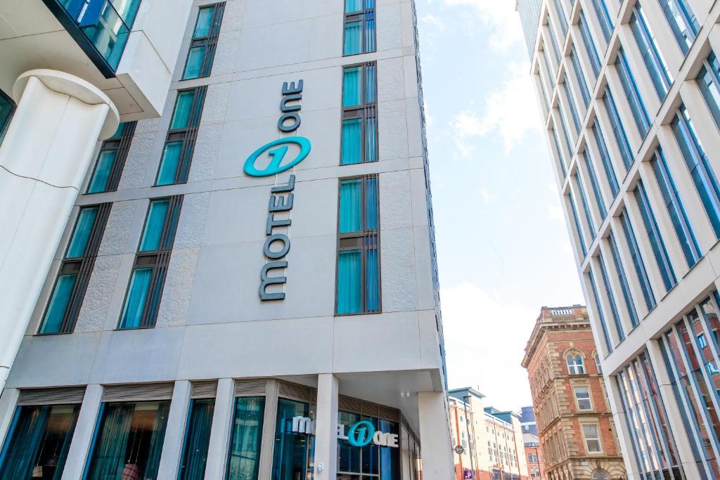 a rendering of the front of a building at Motel One Manchester-St. Peter´s Square in Manchester