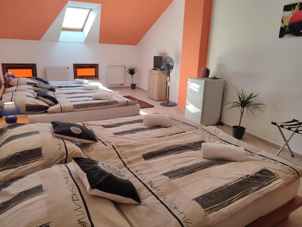 Hotel 28 - Chambre Familiale Avec Salle De Bain