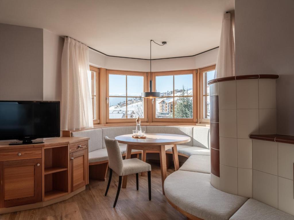 TV a/nebo společenská místnost v ubytování Hotel Bacherhof