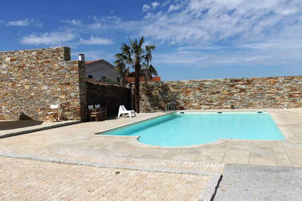 Bazén v ubytování Casal da Porta - Quinta da Porta nebo v jeho okolí