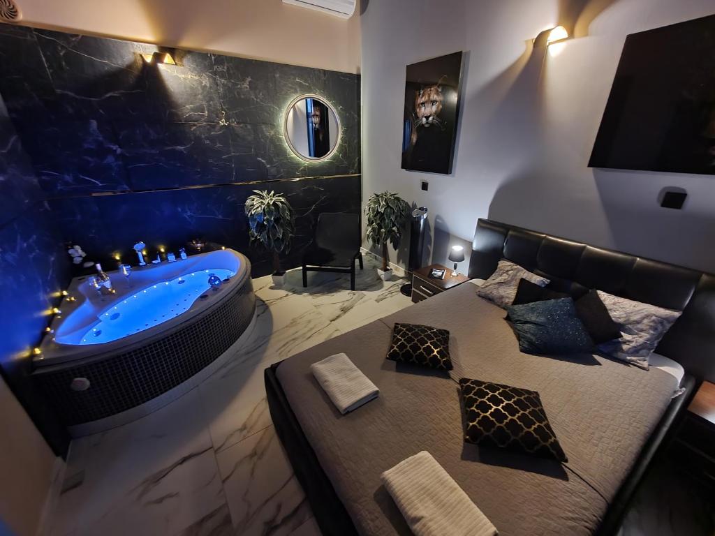 Apartament z jacuzzi Kraków - Royal Suite With Spa Bath