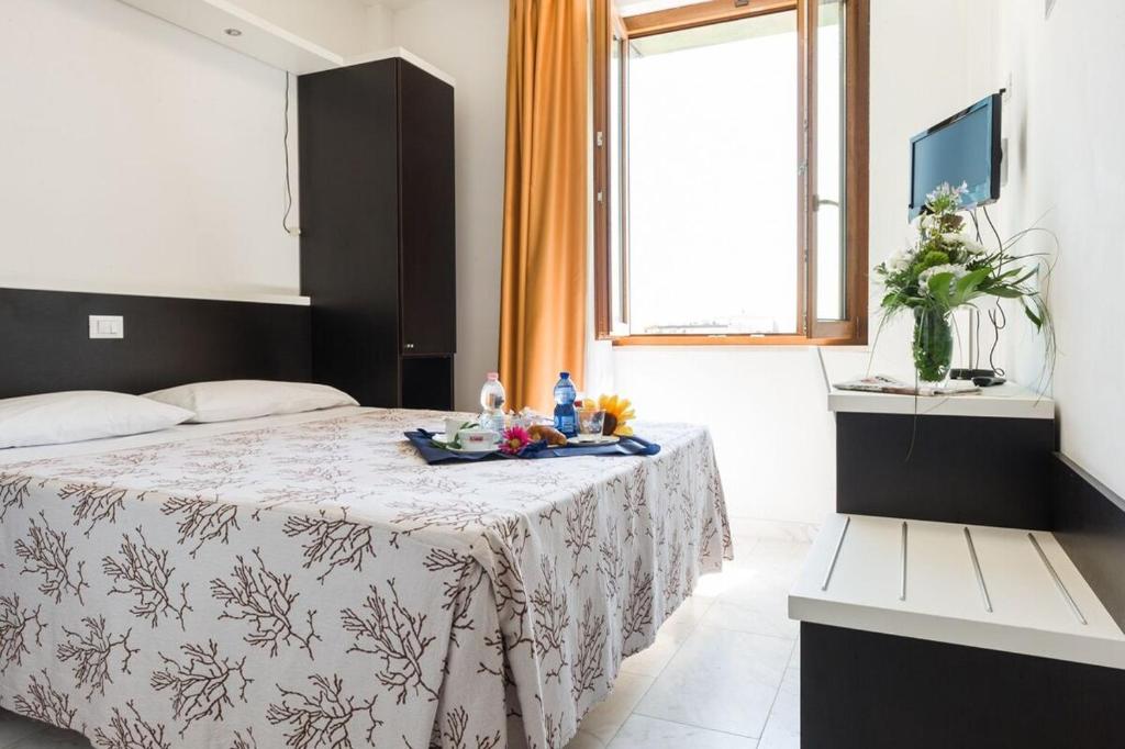 Hotel Rondine - Doppel- Oder Zweibettzimmer Mit Bergblick