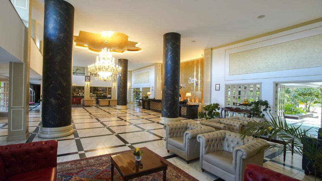 Posezení v ubytování Sarova Woodlands Hotel and Spa