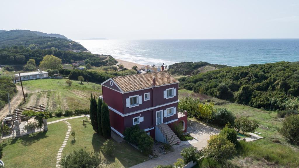 Villa Botzi-The house on the hill dari pandangan mata burung