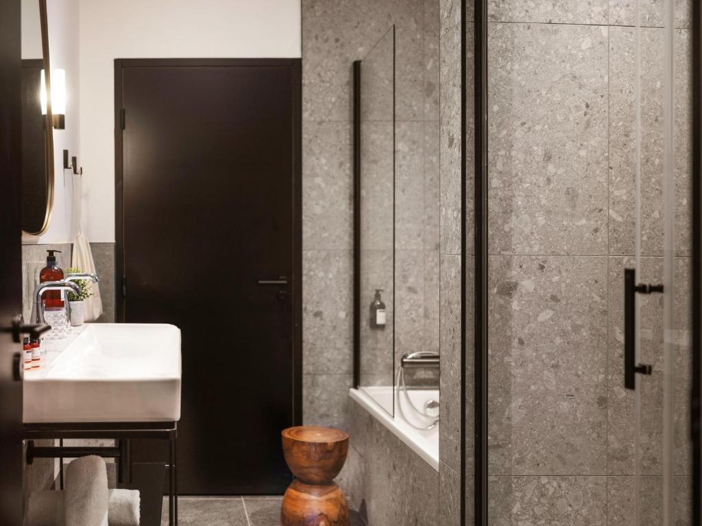 Maisons du Monde Hôtel & Suites - Marseille Vieux Port - Resim 36