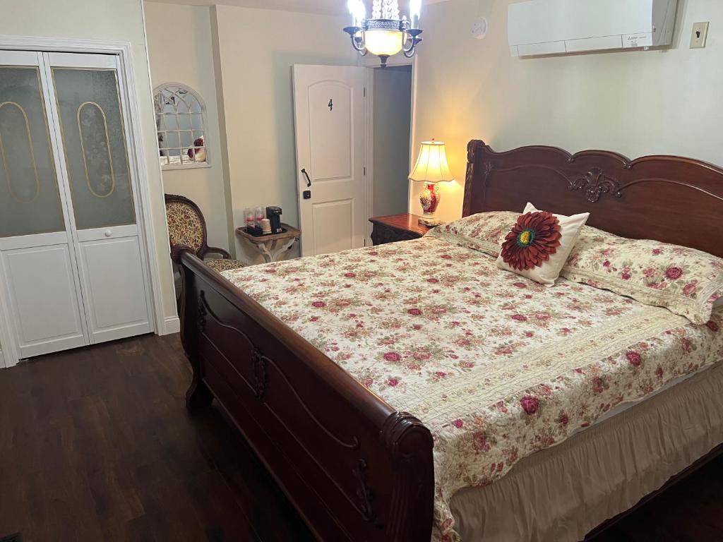 Holland Farmhouse Inn B&B - King Room Met Uitzicht Op De Tuin