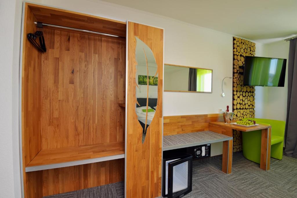 Kuchyň nebo kuchyňský kout v ubytování Hotel Zum Gründle