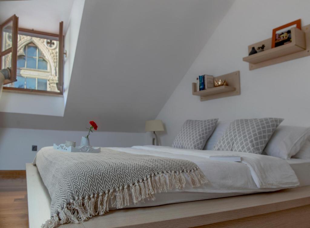 Posteľ alebo postele v izbe v ubytovaní Loft in Ismaelli Palace Korcula