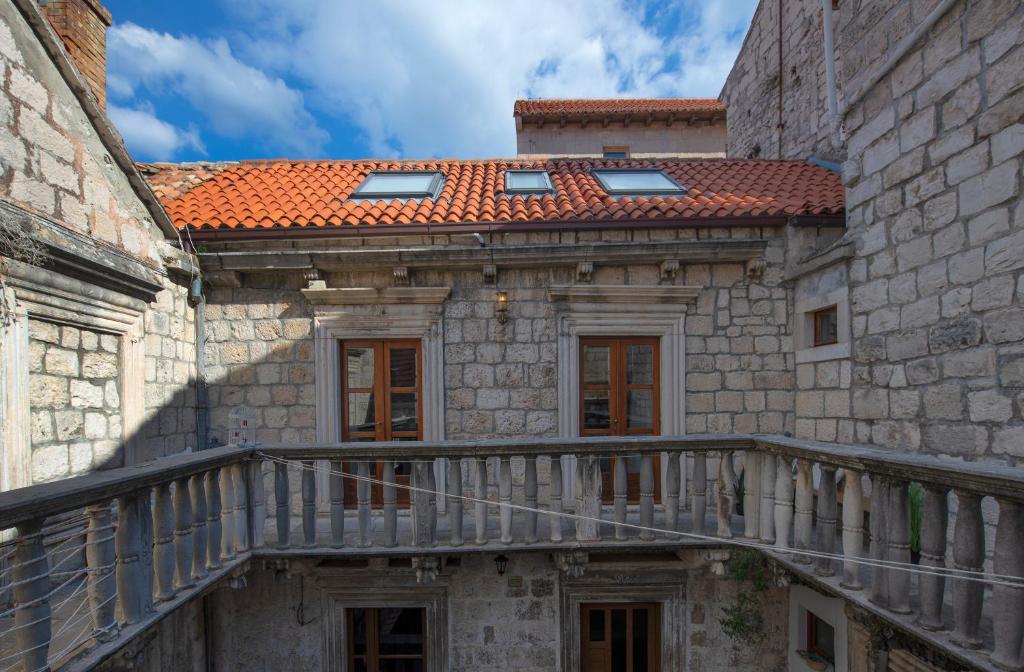 Budova, v ktorej sa apartmán nachádza