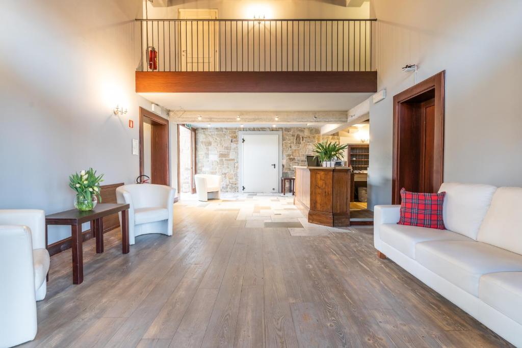 Część wypoczynkowa w obiekcie ACCADEMIA VINE LODGE