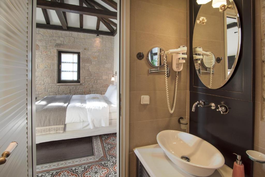 A bathroom at Polismata - Private Residences