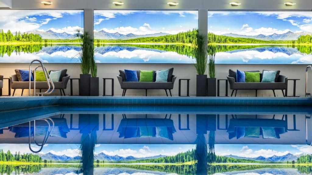 Bazén v ubytování Sonnenhof Resort Bayerischer Wald nebo v jeho okolí