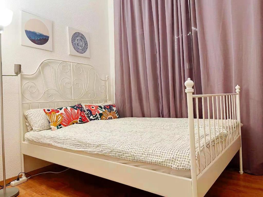 Postel nebo postele na pokoji v ubytování Familienfreundliches Apartment im Zentrum für Geschäftsreisen und privat