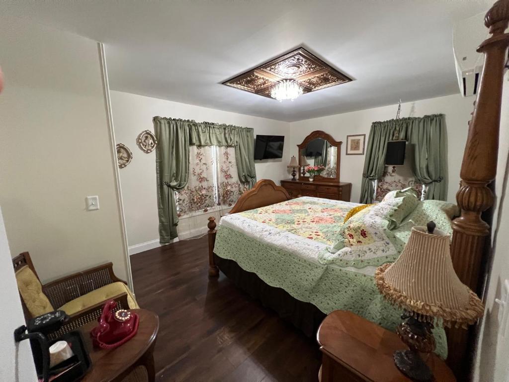 Gallery image of Holland Farmhouse Inn B&B in Holland